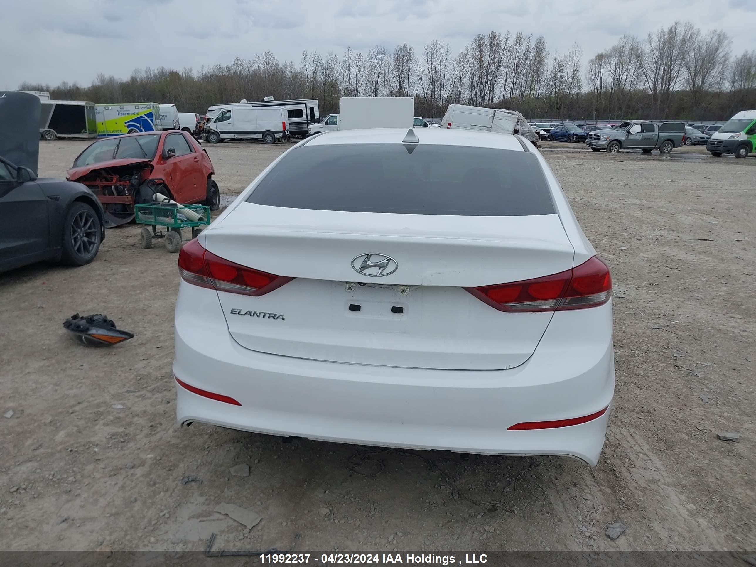 Photo 15 VIN: KMHD84LF8JU567144 - HYUNDAI ELANTRA 