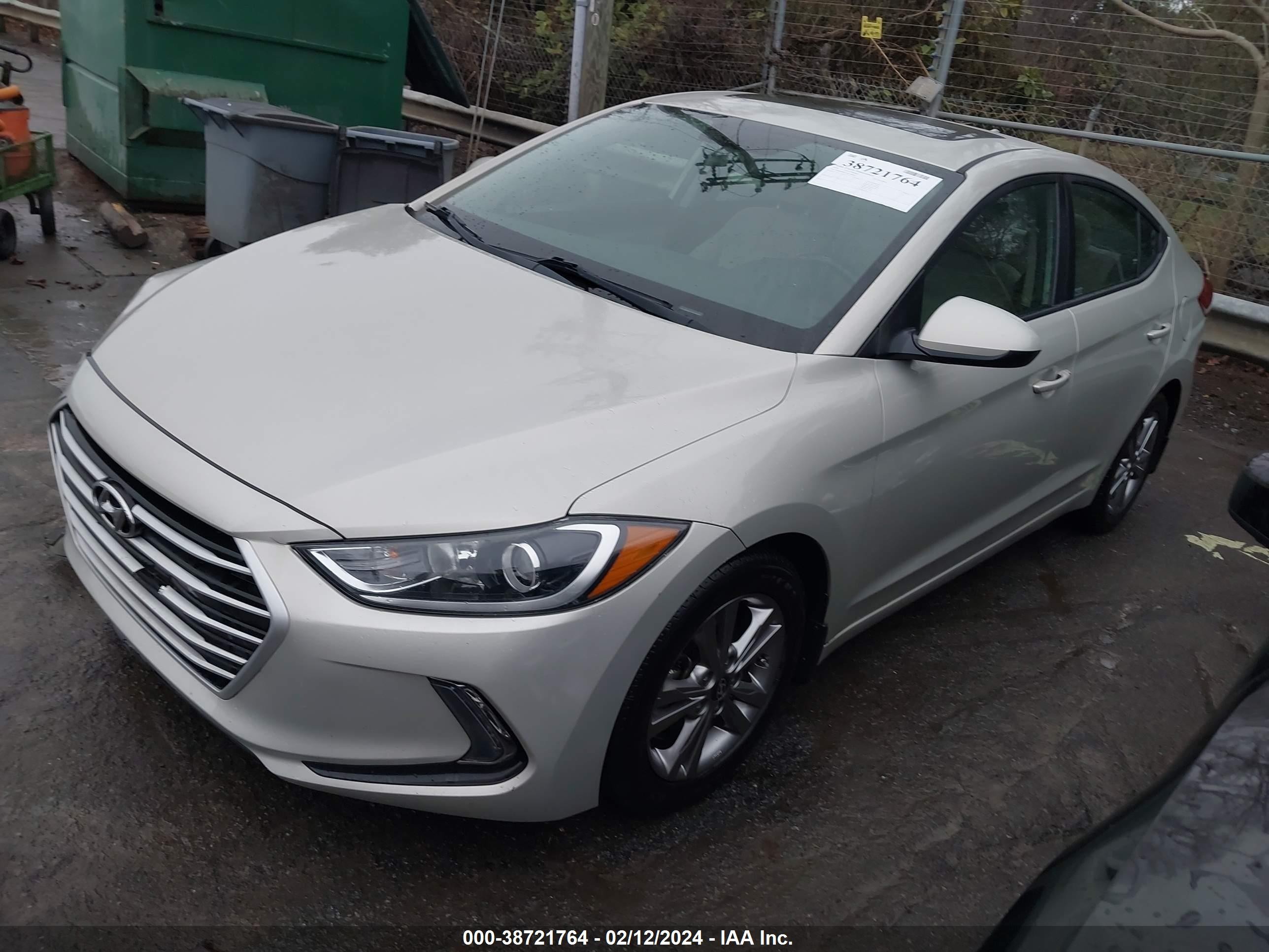 Photo 1 VIN: KMHD84LF8JU588561 - HYUNDAI ELANTRA 