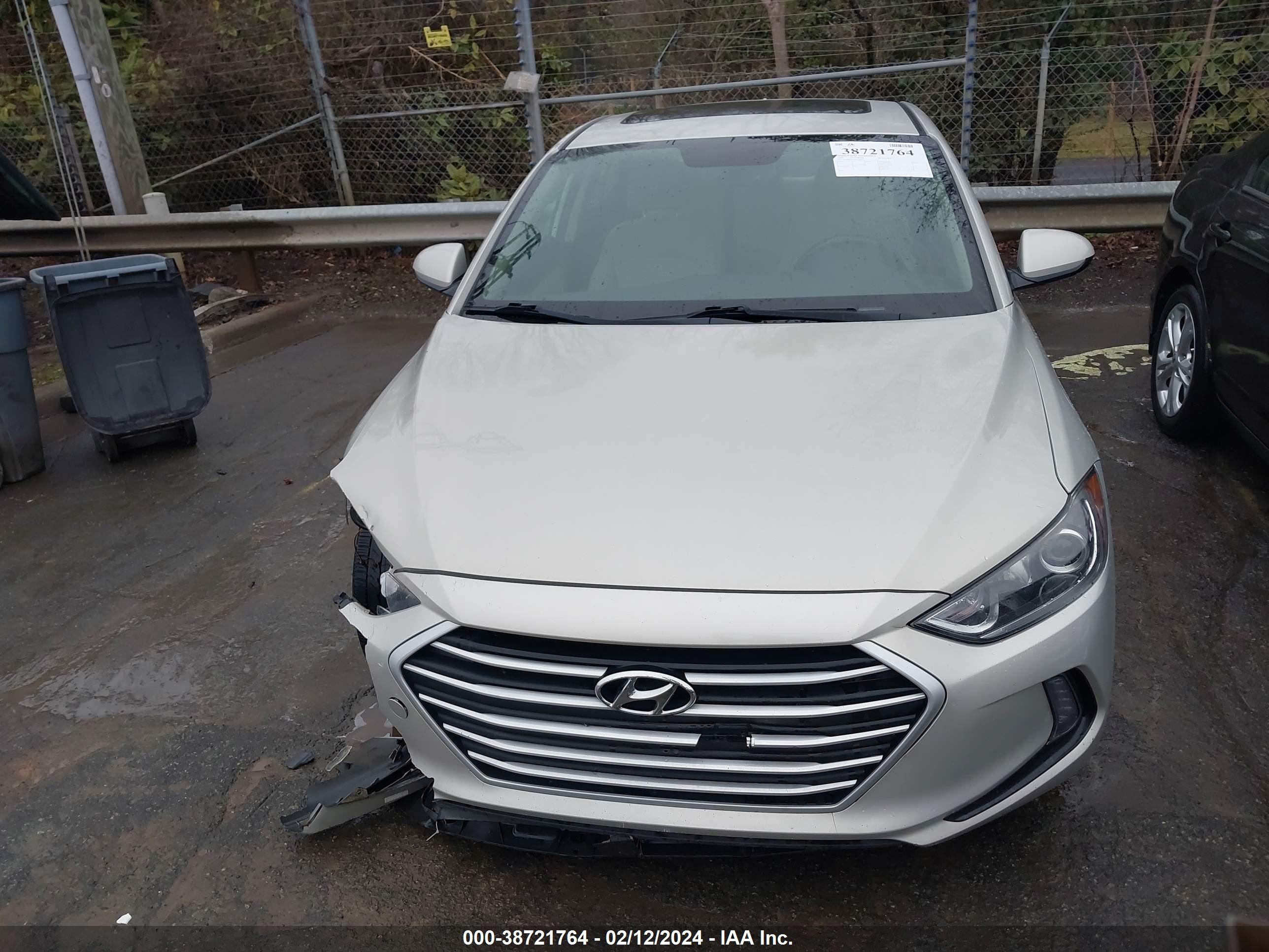 Photo 11 VIN: KMHD84LF8JU588561 - HYUNDAI ELANTRA 