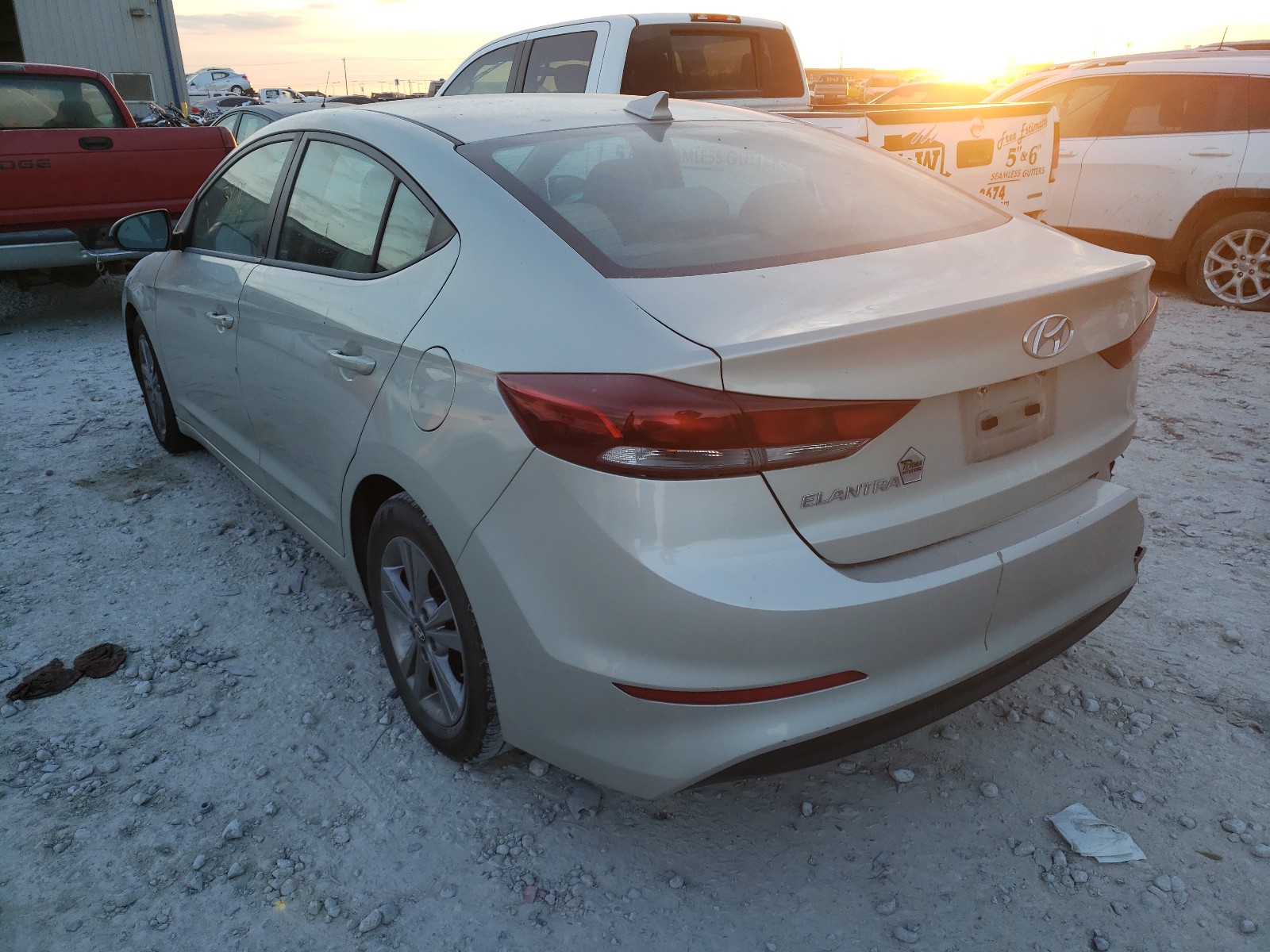 Photo 2 VIN: KMHD84LF8JU590990 - HYUNDAI ELANTRA 