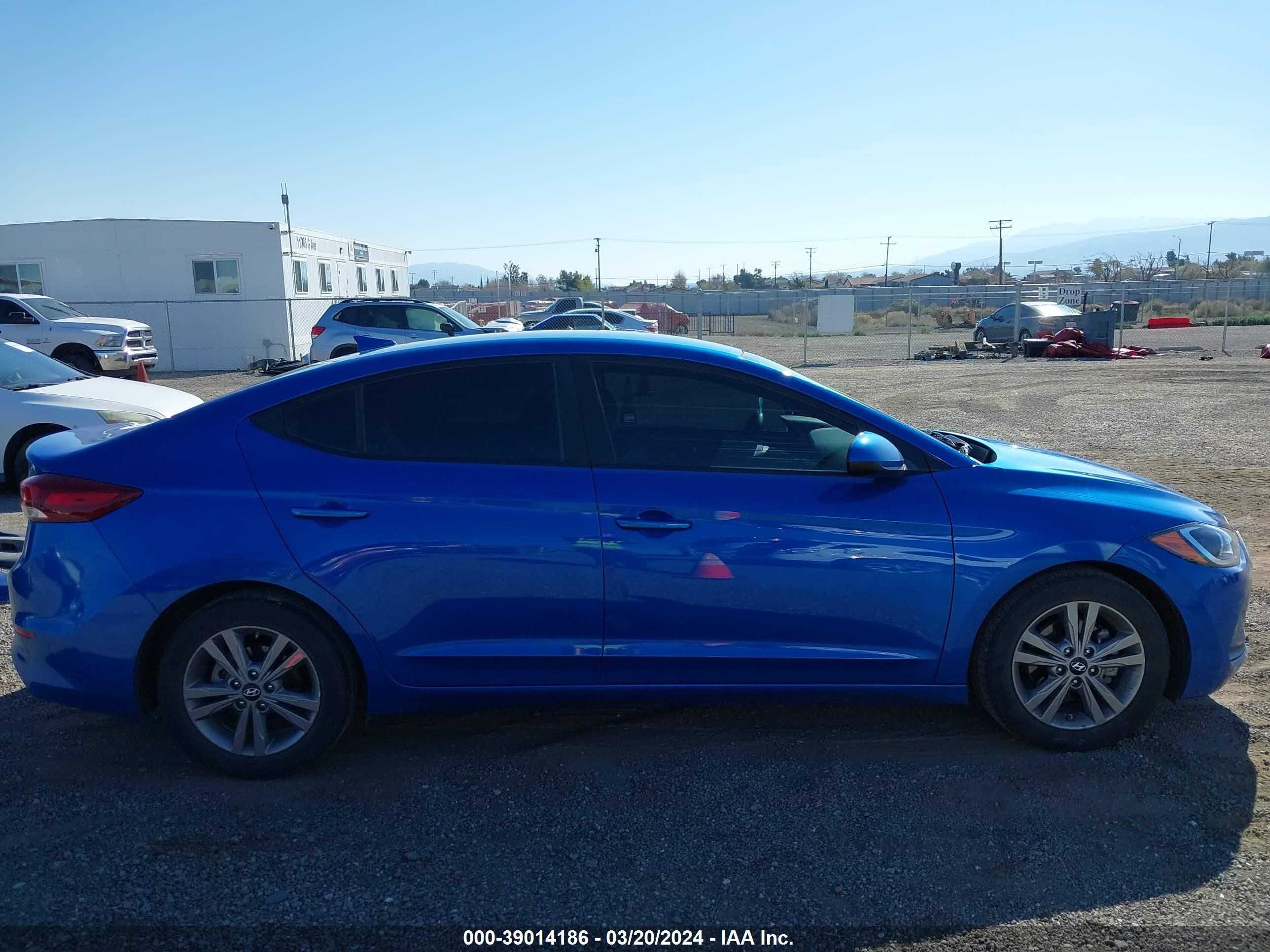 Photo 13 VIN: KMHD84LF8JU600286 - HYUNDAI ELANTRA 