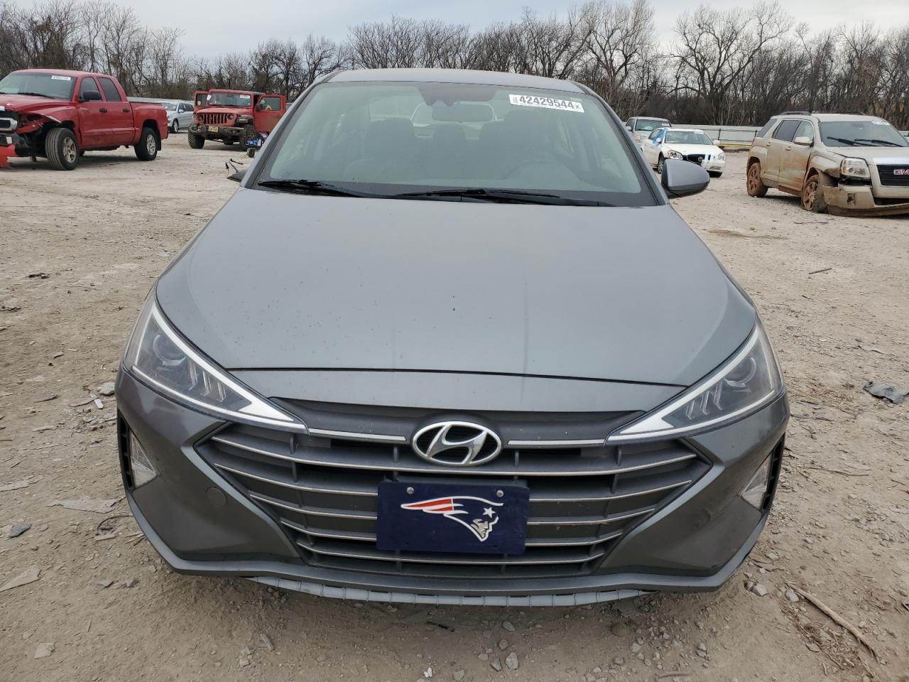 Photo 4 VIN: KMHD84LF8KU743479 - HYUNDAI ELANTRA 