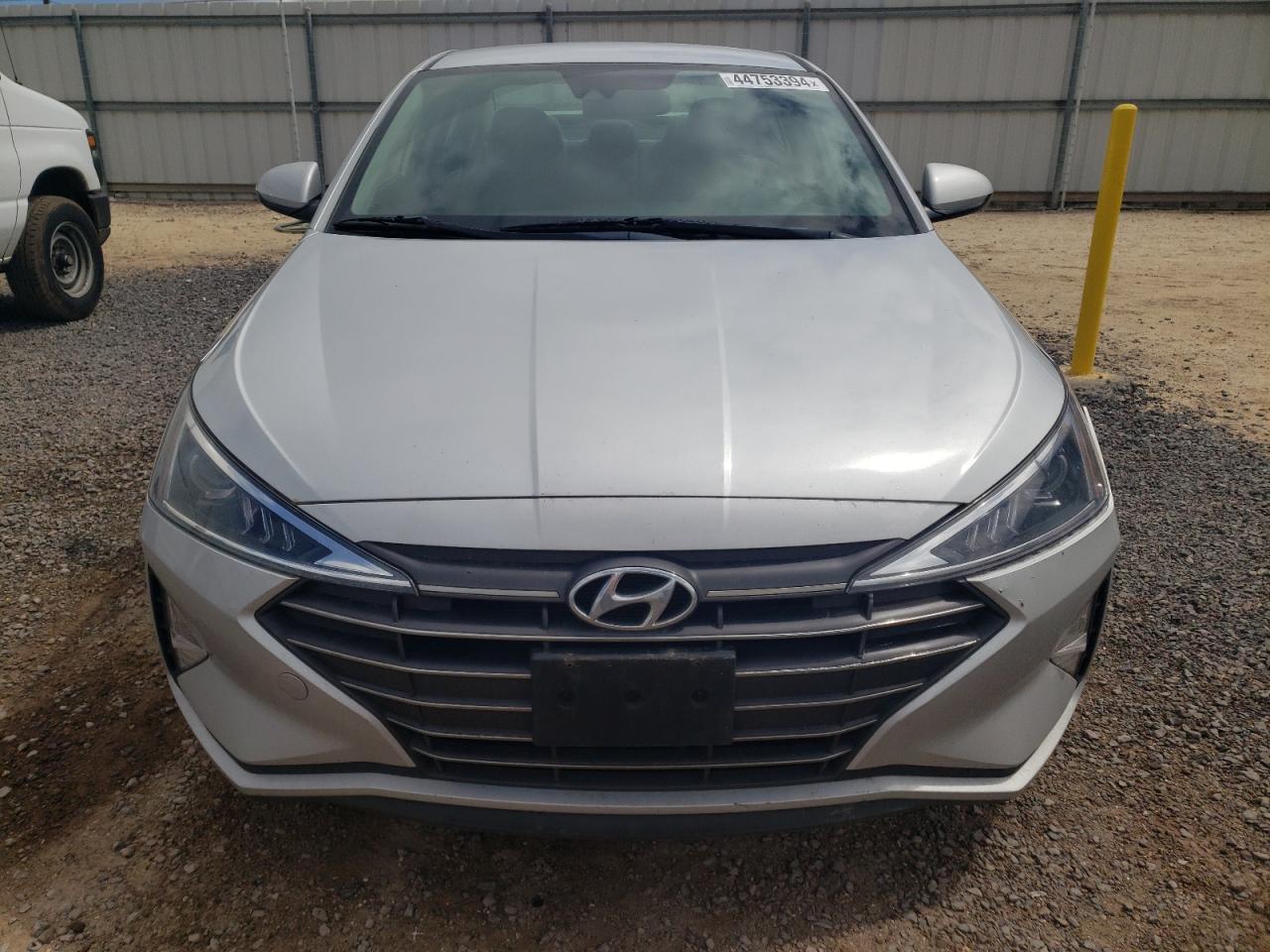 Photo 4 VIN: KMHD84LF8KU769323 - HYUNDAI ELANTRA 