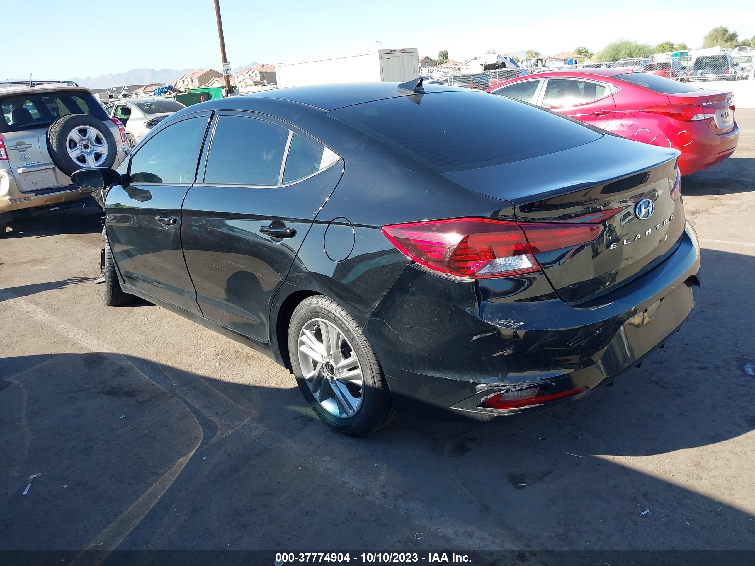 Photo 2 VIN: KMHD84LF8KU775414 - HYUNDAI ELANTRA 