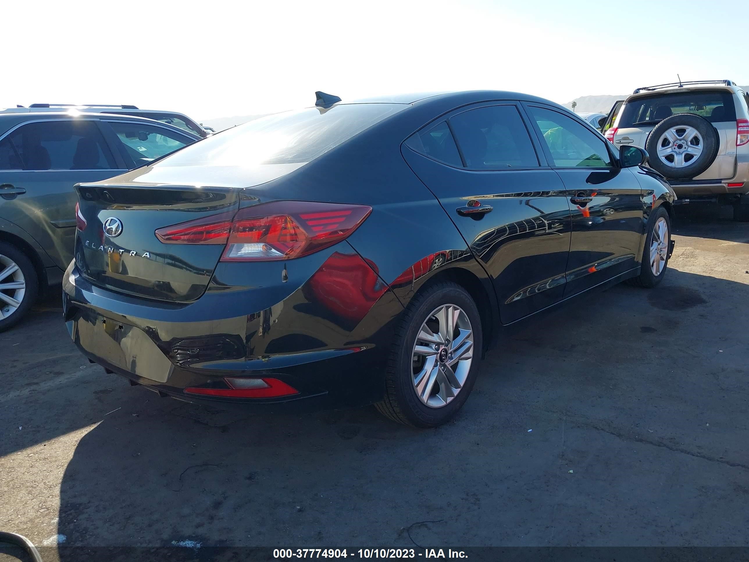 Photo 3 VIN: KMHD84LF8KU775414 - HYUNDAI ELANTRA 