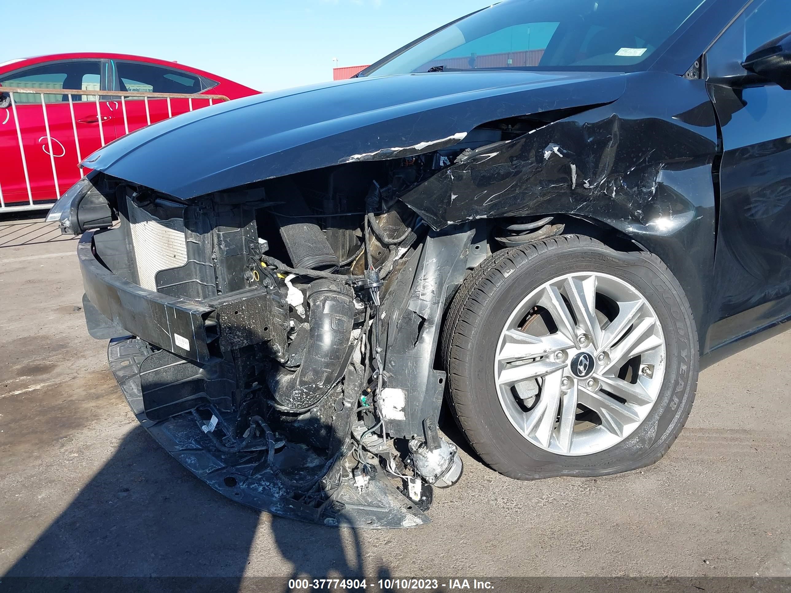 Photo 5 VIN: KMHD84LF8KU775414 - HYUNDAI ELANTRA 