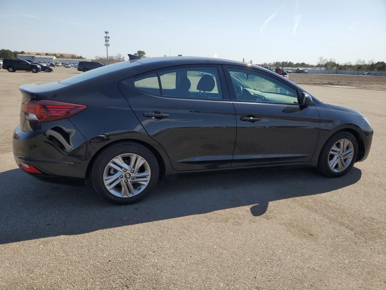 Photo 2 VIN: KMHD84LF8KU784033 - HYUNDAI ELANTRA 