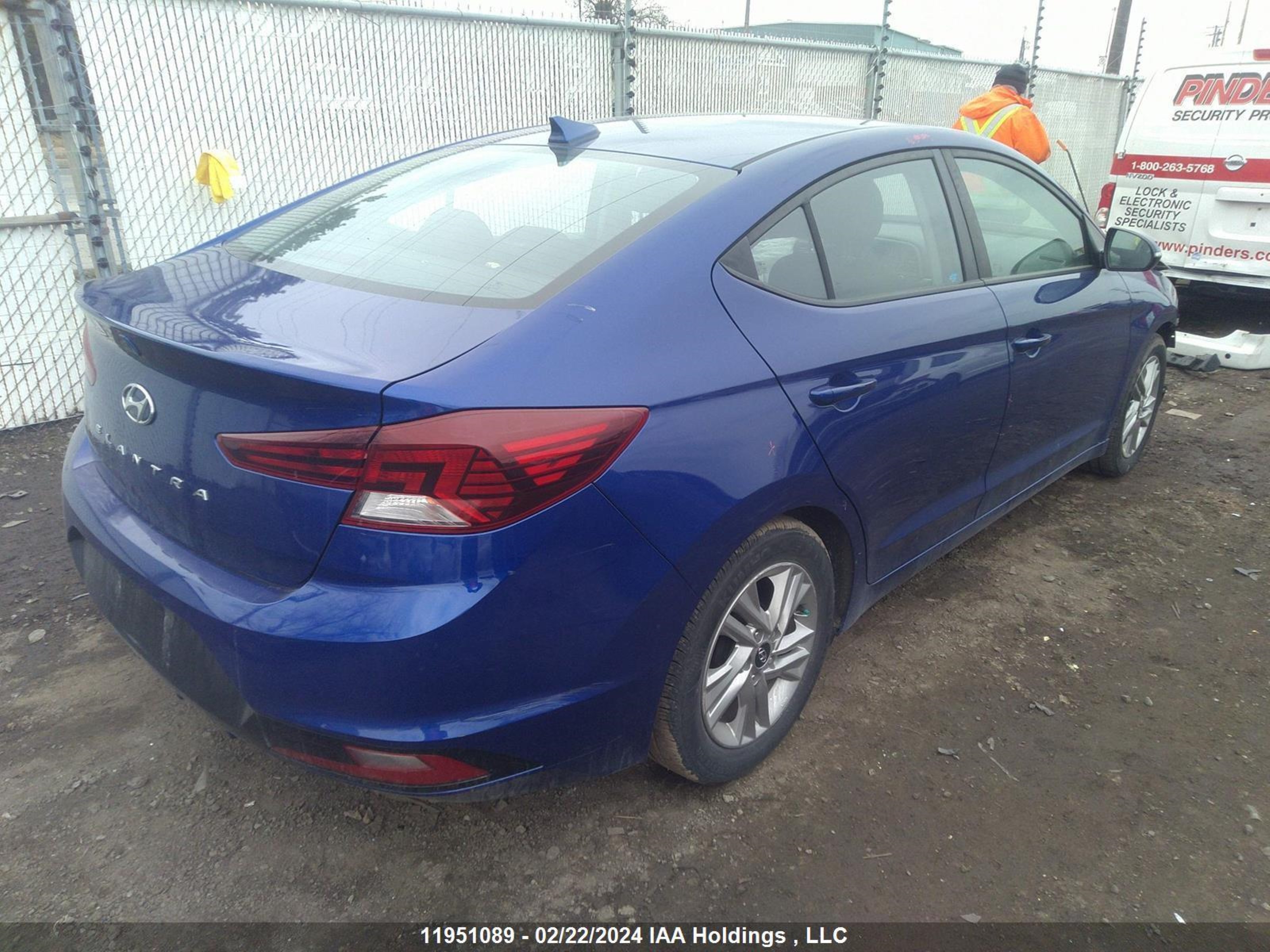 Photo 3 VIN: KMHD84LF8KU853075 - HYUNDAI ELANTRA 