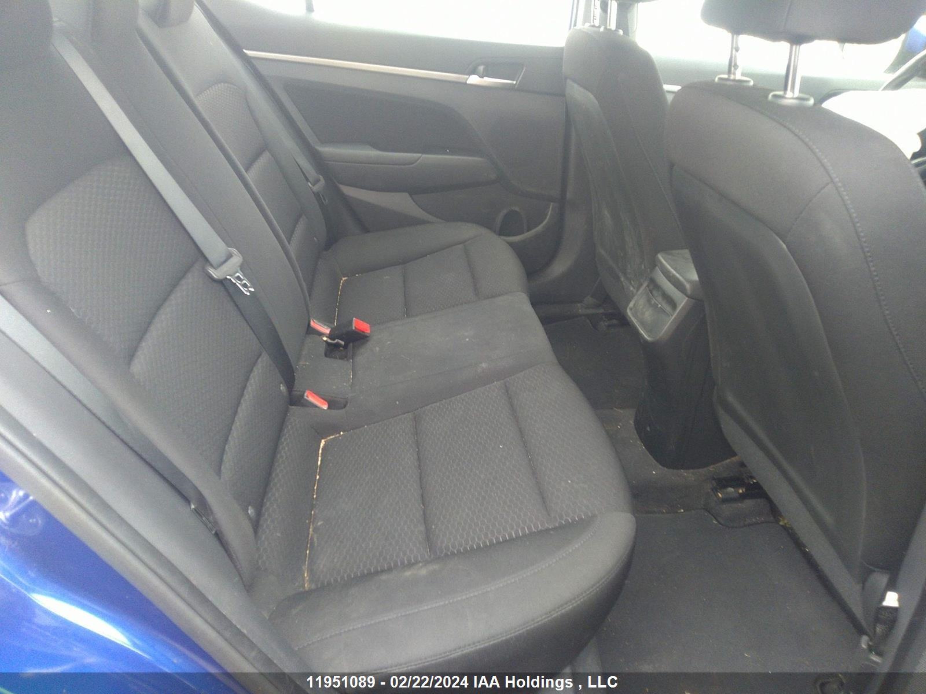 Photo 7 VIN: KMHD84LF8KU853075 - HYUNDAI ELANTRA 