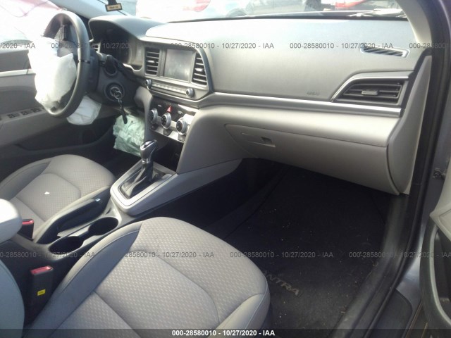 Photo 4 VIN: KMHD84LF8KU877960 - HYUNDAI ELANTRA 