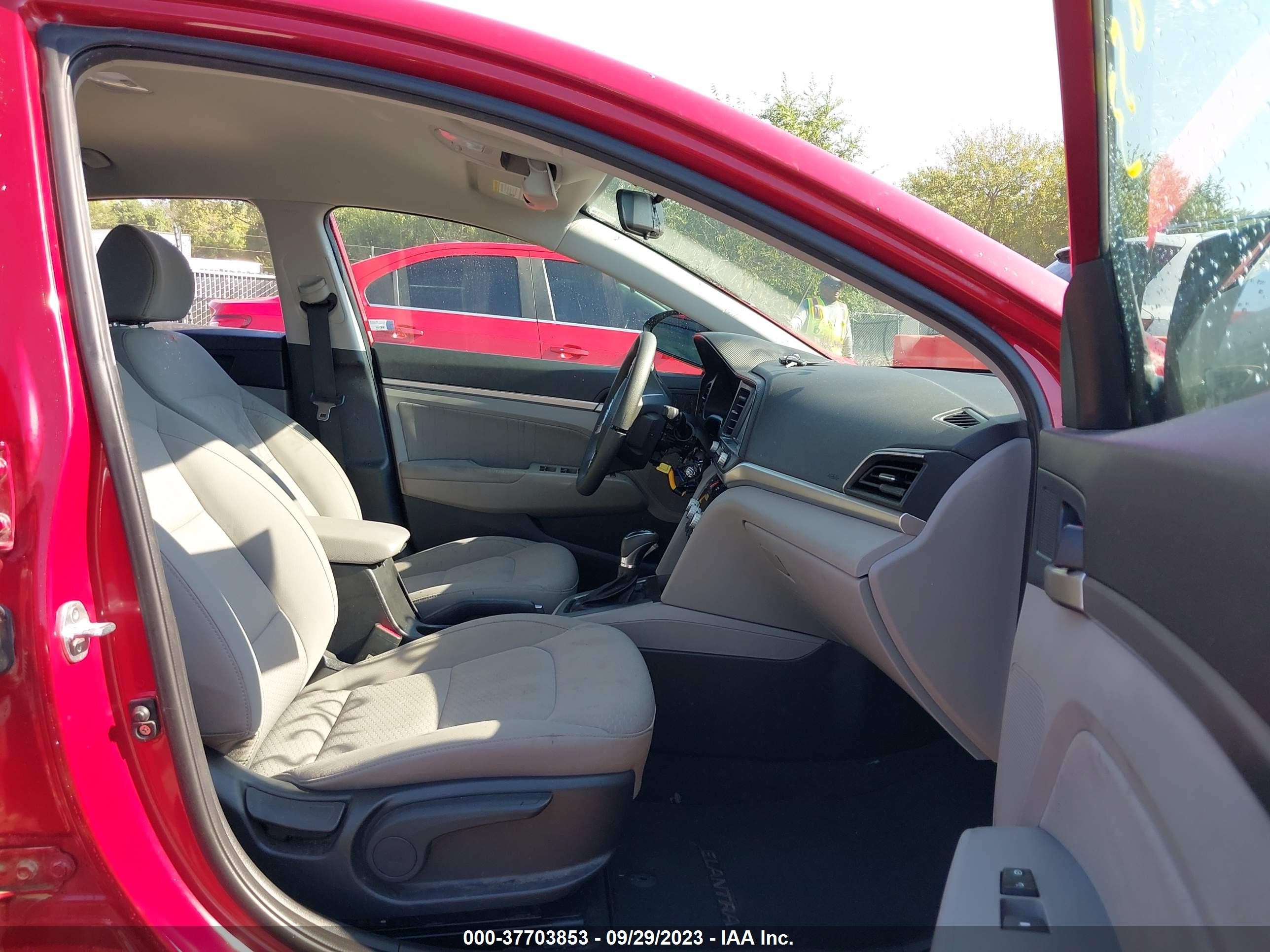 Photo 4 VIN: KMHD84LF8LU092453 - HYUNDAI ELANTRA 