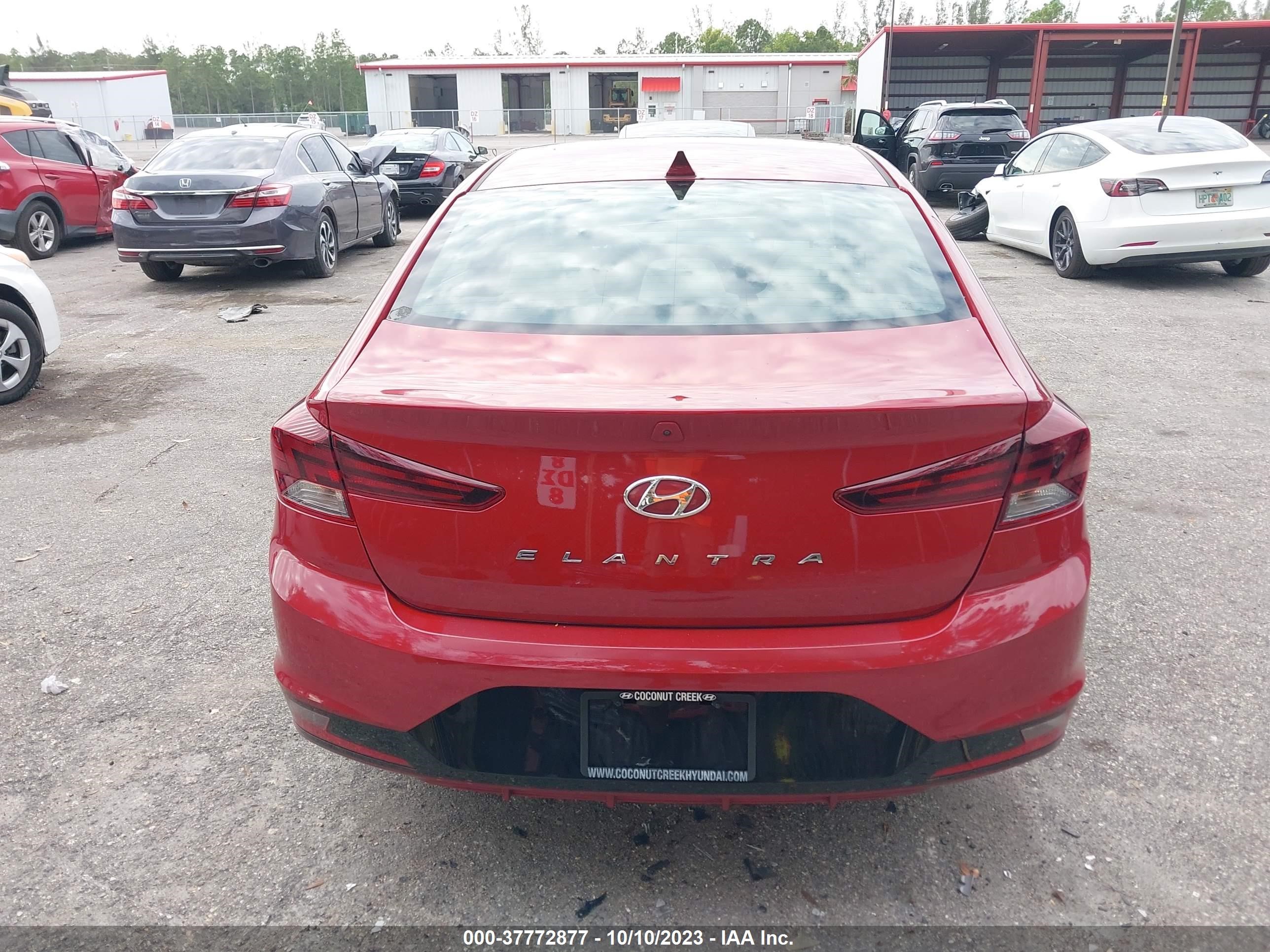 Photo 16 VIN: KMHD84LF8LU994732 - HYUNDAI ELANTRA 