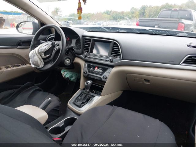 Photo 4 VIN: KMHD84LF9HU061512 - HYUNDAI ELANTRA 