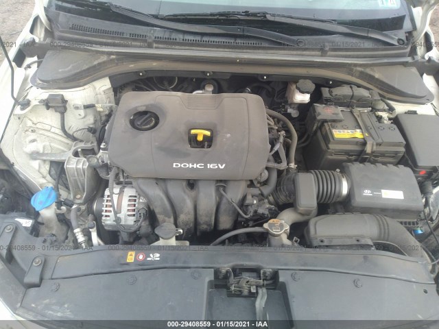 Photo 9 VIN: KMHD84LF9HU063972 - HYUNDAI ELANTRA 