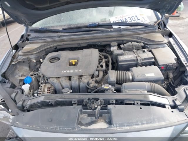 Photo 9 VIN: KMHD84LF9HU151971 - HYUNDAI ELANTRA 