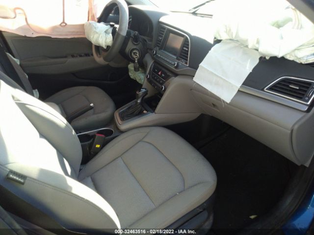 Photo 4 VIN: KMHD84LF9HU167975 - HYUNDAI ELANTRA 