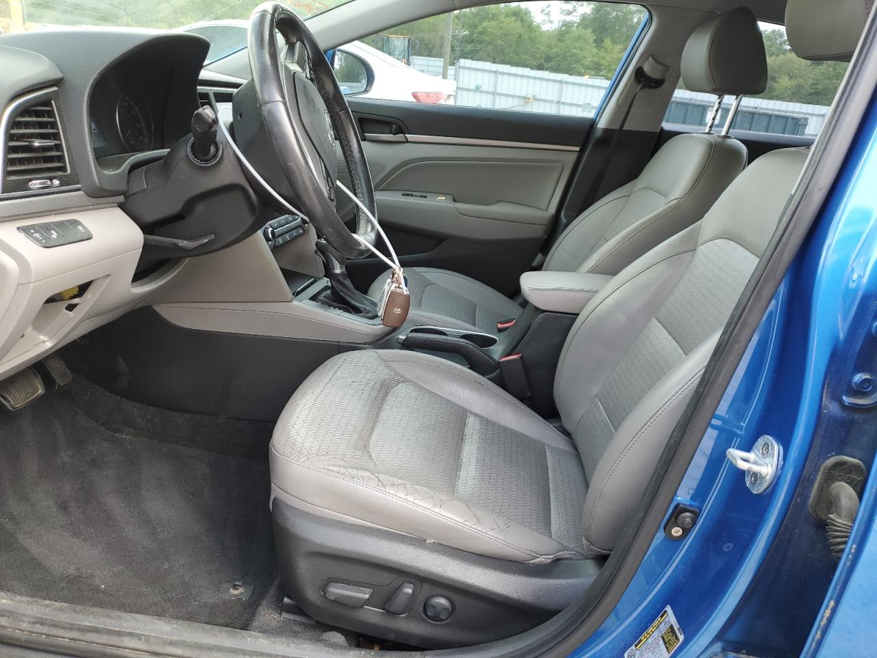 Photo 6 VIN: KMHD84LF9HU225728 - HYUNDAI ELANTRA 