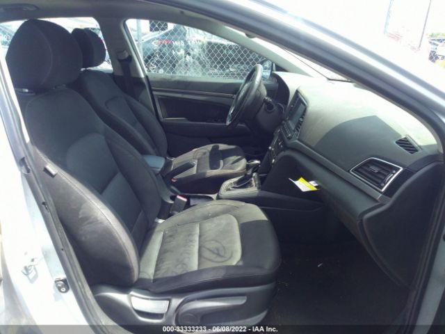 Photo 4 VIN: KMHD84LF9HU237250 - HYUNDAI ELANTRA 