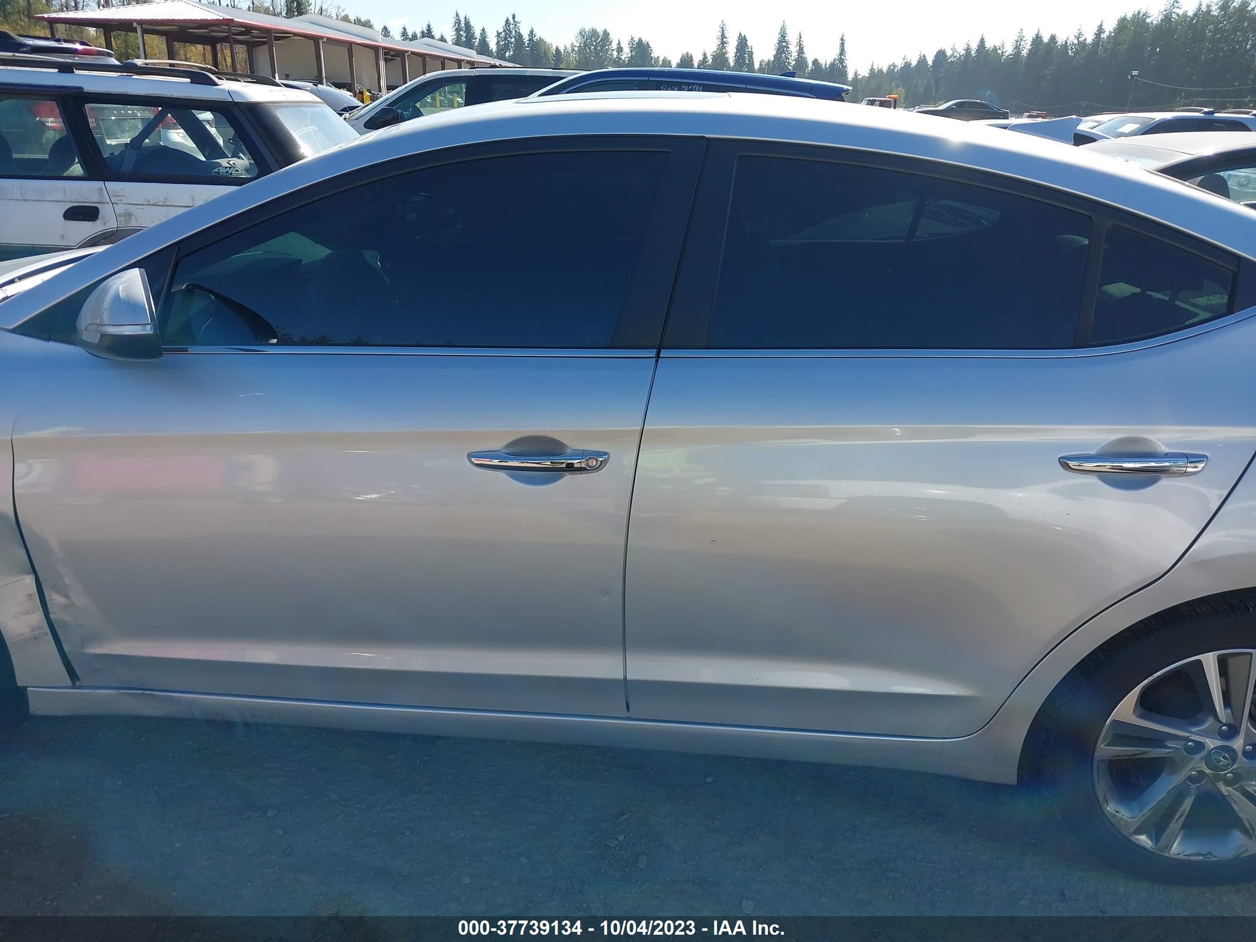 Photo 13 VIN: KMHD84LF9HU354973 - HYUNDAI SONATA 