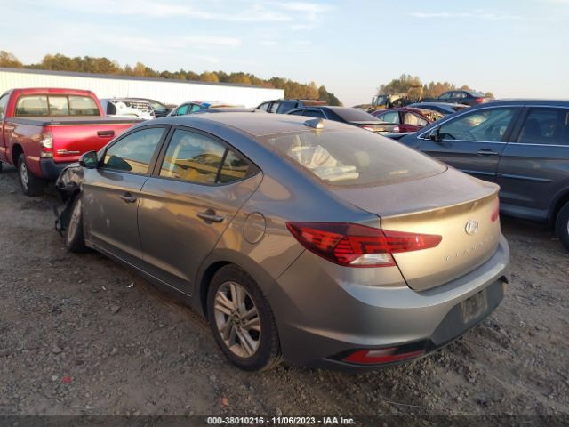 Photo 2 VIN: KMHD84LF9KU745029 - HYUNDAI ELANTRA 