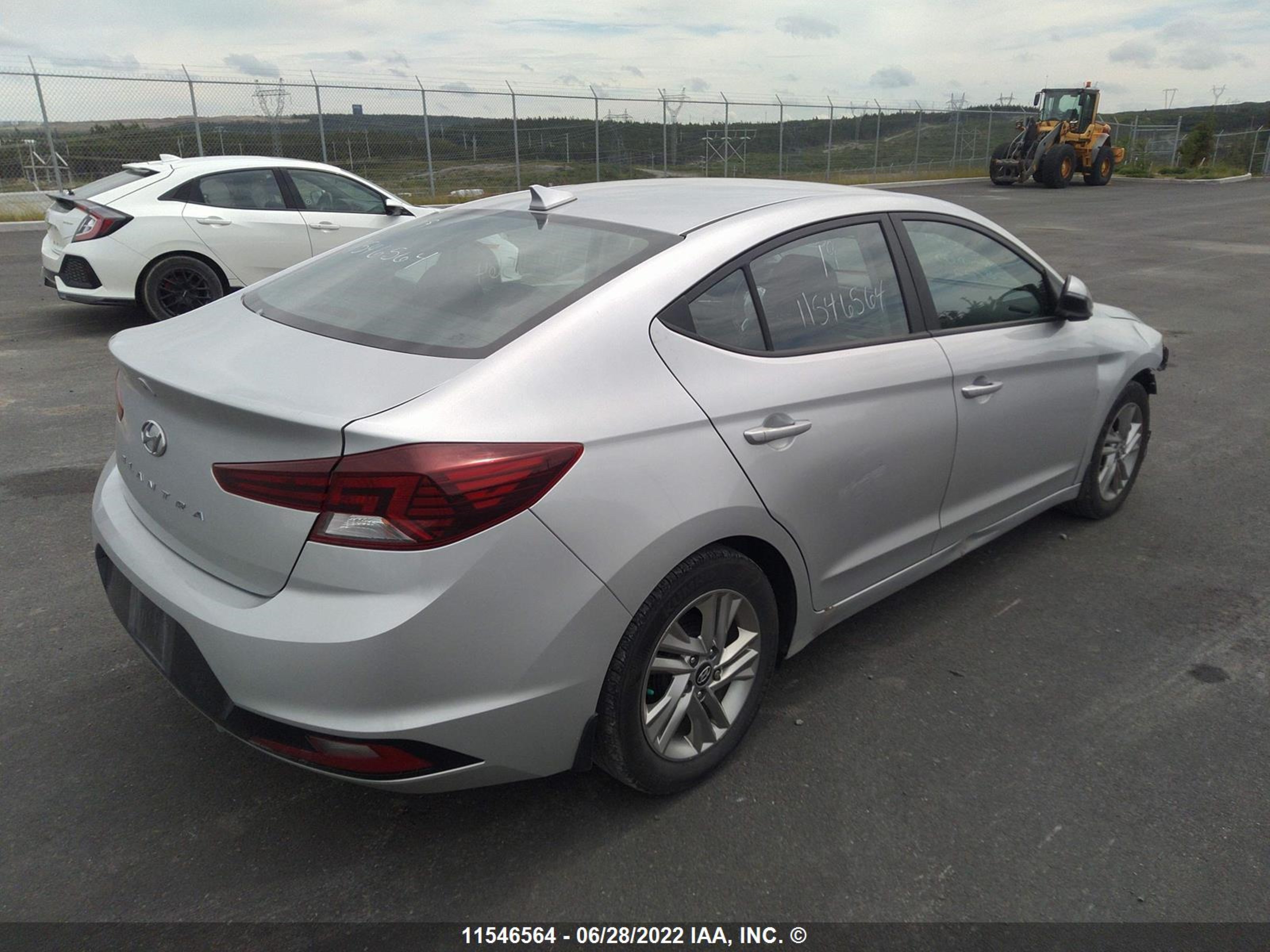 Photo 3 VIN: KMHD84LF9KU759108 - HYUNDAI ELANTRA 