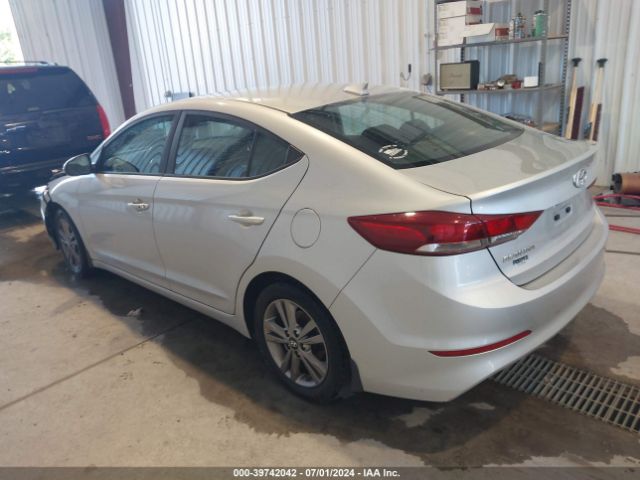 Photo 2 VIN: KMHD84LFXJU449306 - HYUNDAI ELANTRA 