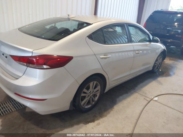 Photo 3 VIN: KMHD84LFXJU449306 - HYUNDAI ELANTRA 