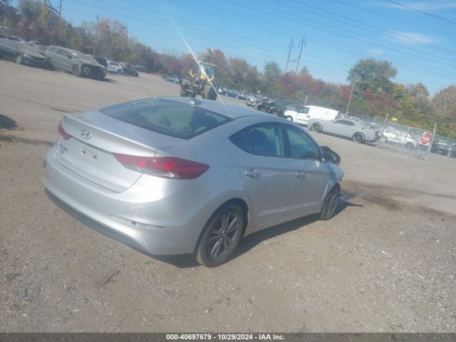 Photo 3 VIN: KMHD84LFXJU479518 - HYUNDAI ELANTRA 