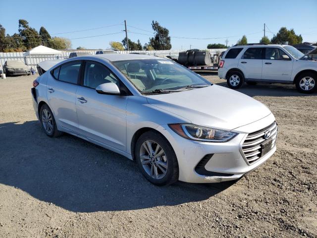 Photo 3 VIN: KMHD84LFXJU597696 - HYUNDAI ELANTRA SE 