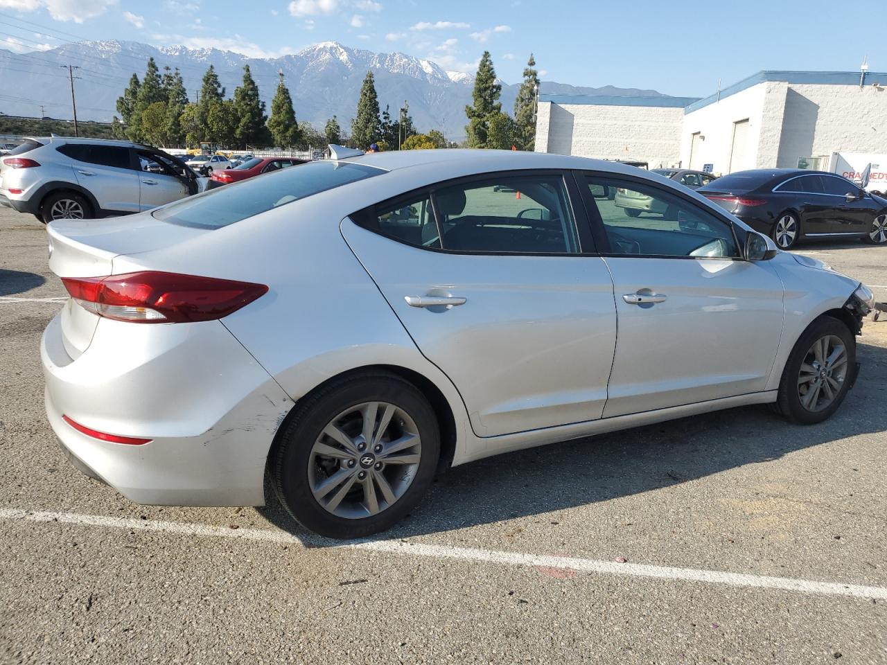 Photo 2 VIN: KMHD84LFXJU614805 - HYUNDAI ELANTRA 