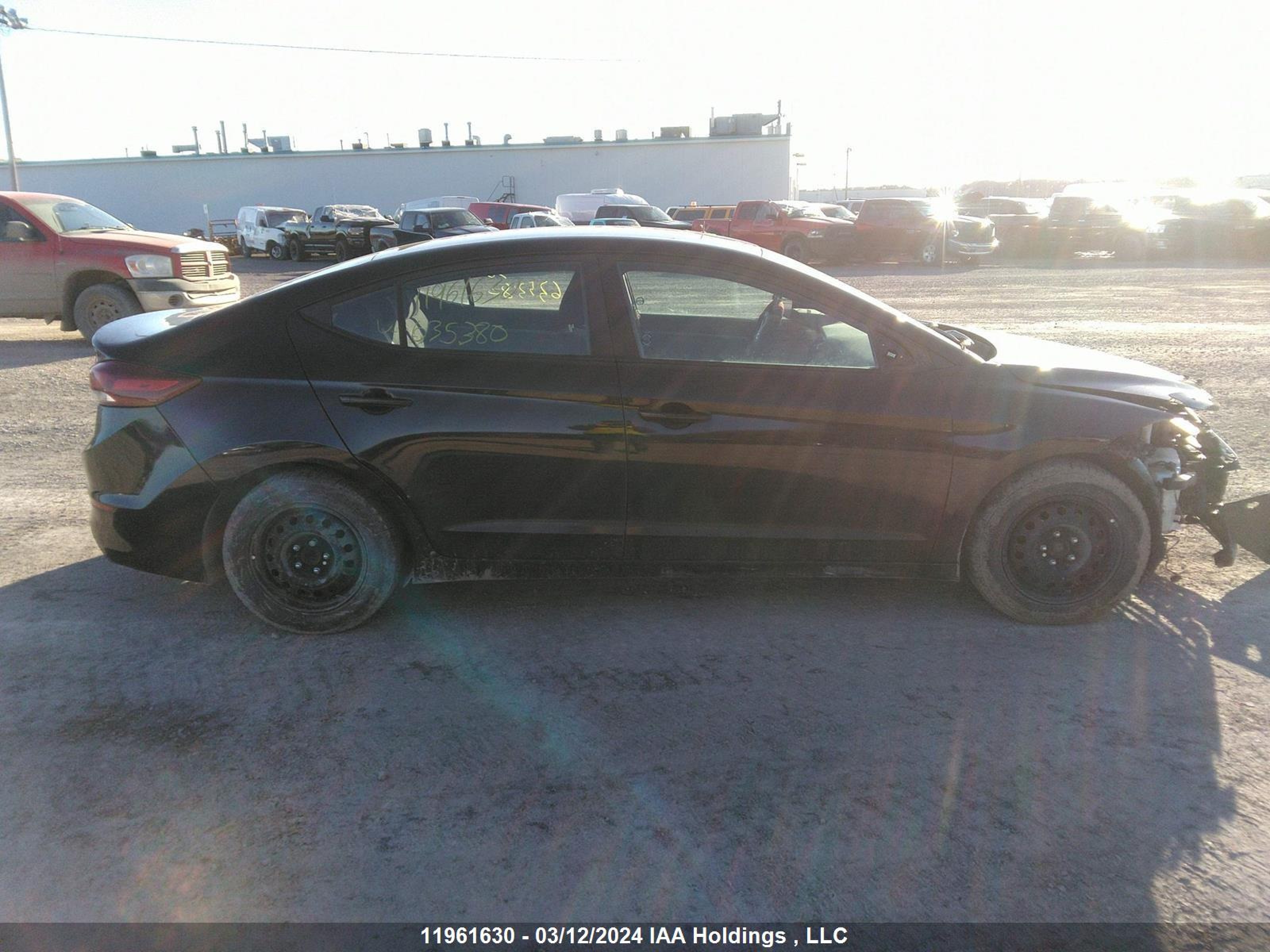 Photo 13 VIN: KMHD84LFXJU635380 - HYUNDAI ELANTRA 