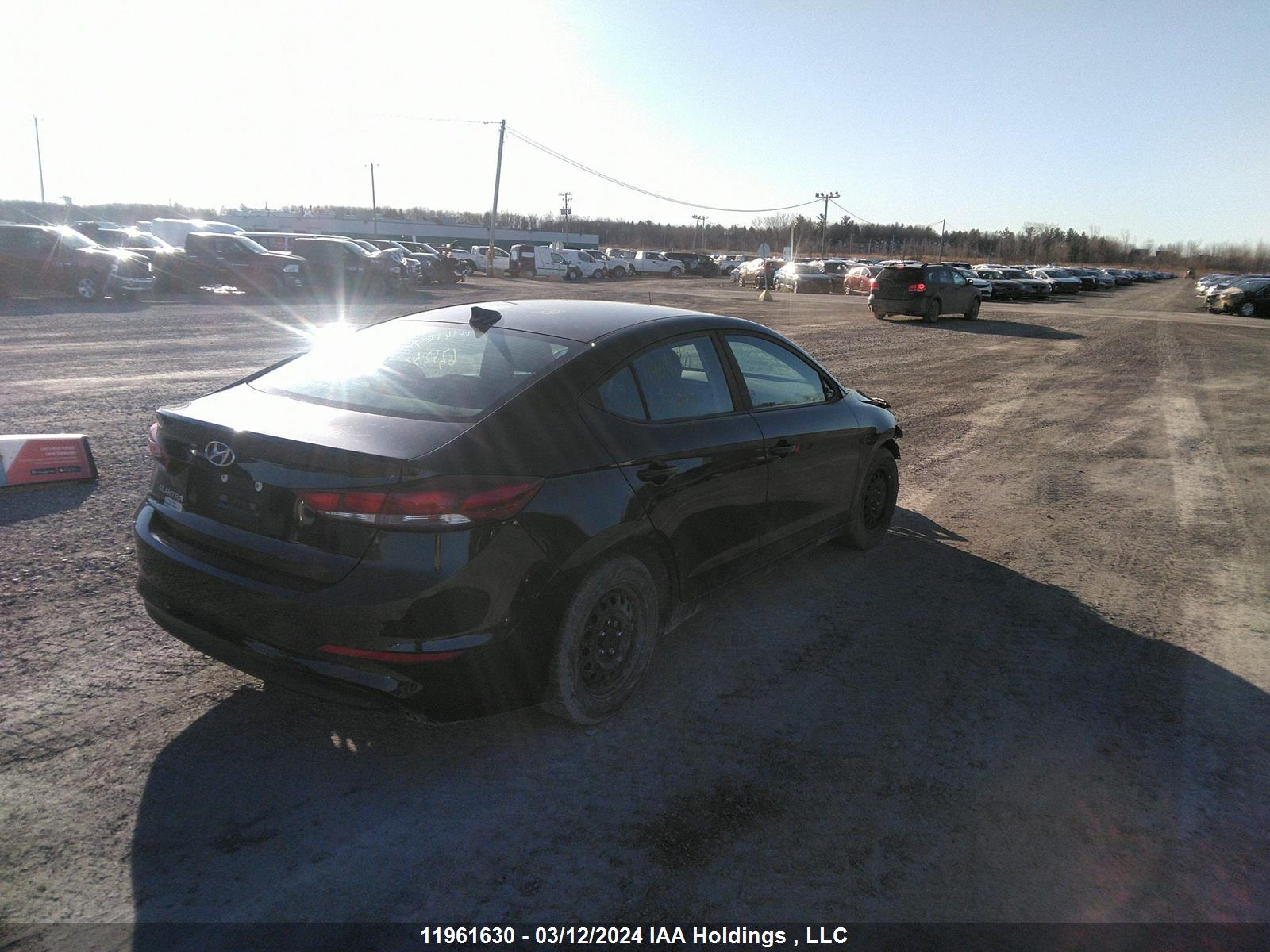 Photo 3 VIN: KMHD84LFXJU635380 - HYUNDAI ELANTRA 