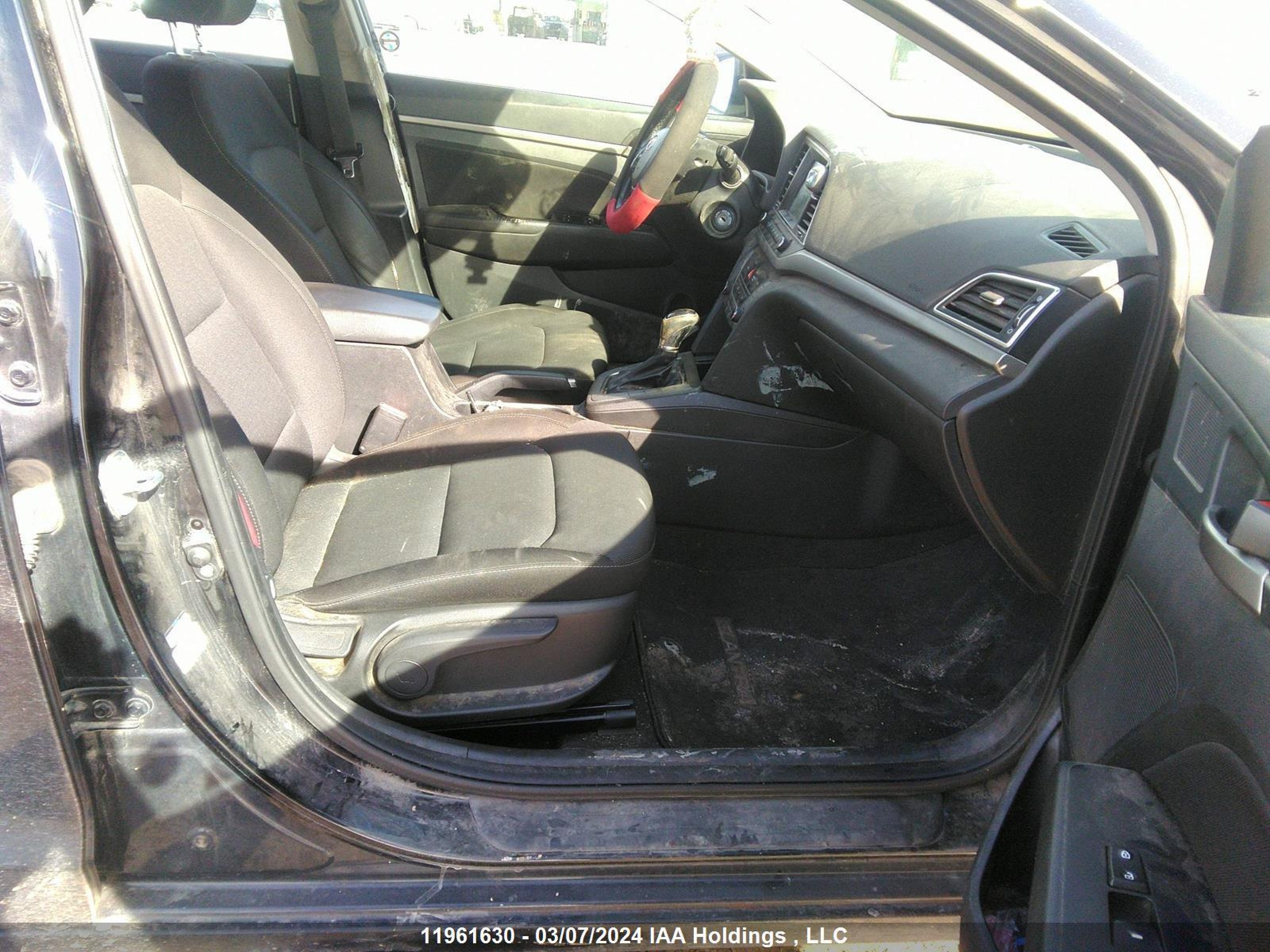 Photo 4 VIN: KMHD84LFXJU635380 - HYUNDAI ELANTRA 