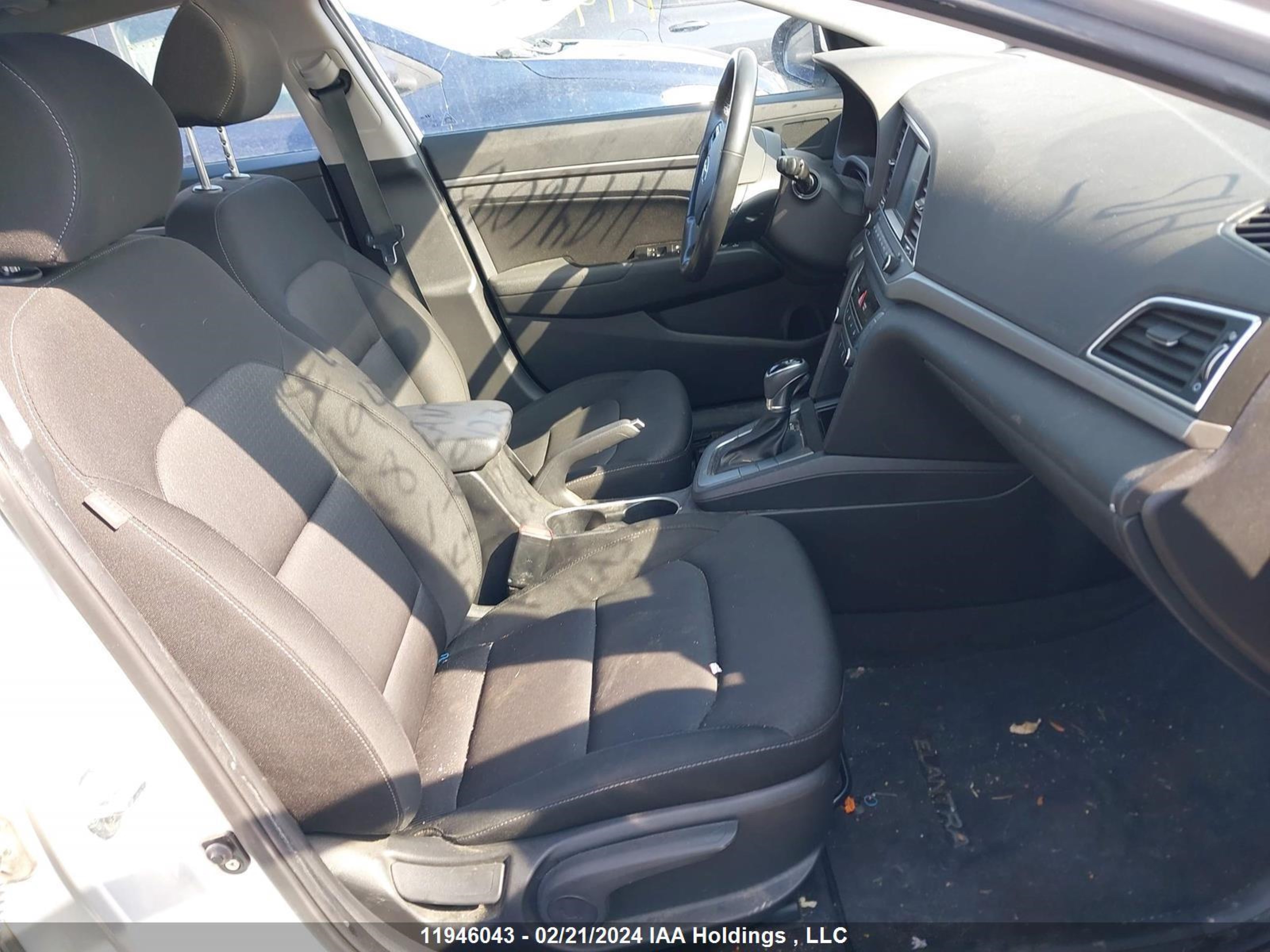 Photo 4 VIN: KMHD84LFXJU639123 - HYUNDAI ELANTRA 