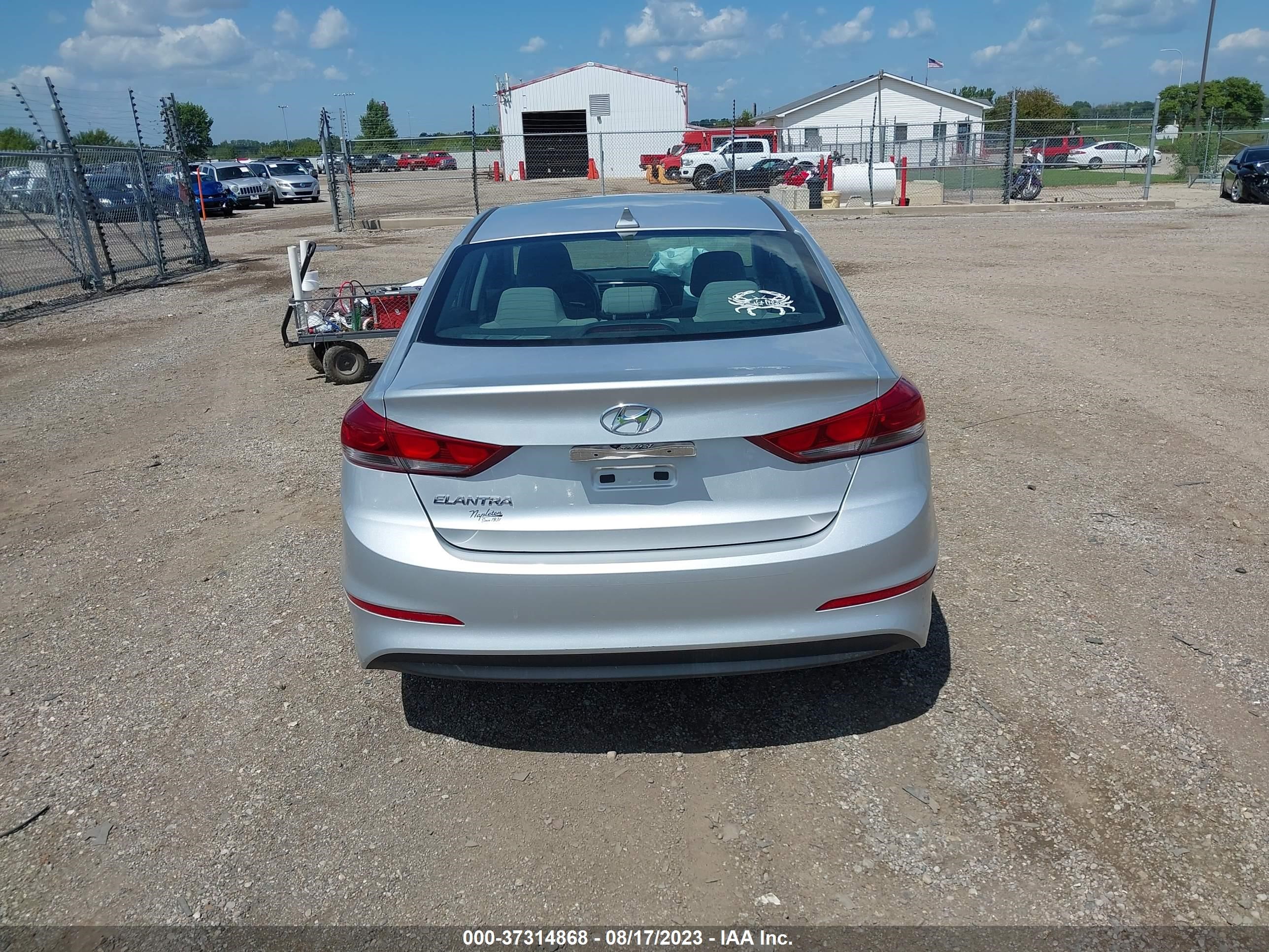 Photo 15 VIN: KMHD84LFXJU665897 - HYUNDAI ELANTRA 