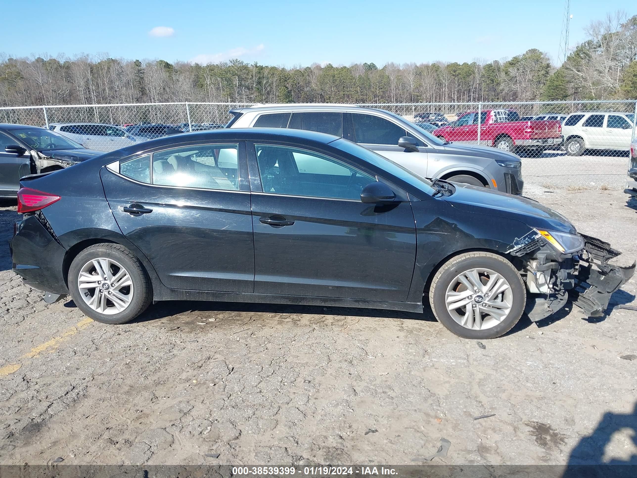 Photo 13 VIN: KMHD84LFXKU731186 - HYUNDAI ELANTRA 