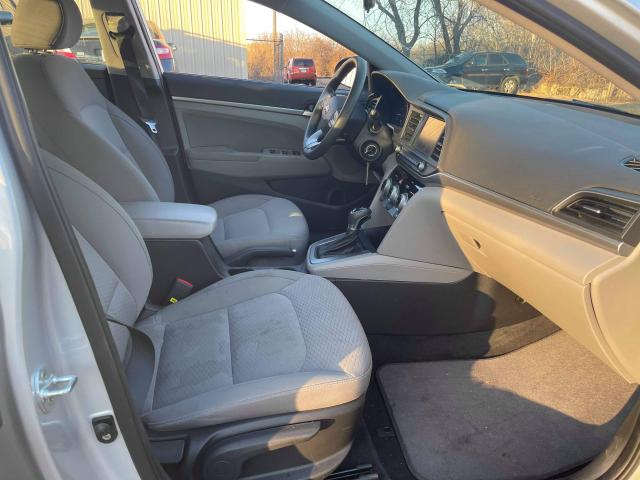 Photo 4 VIN: KMHD84LFXKU746528 - HYUNDAI ELANTRA SE 