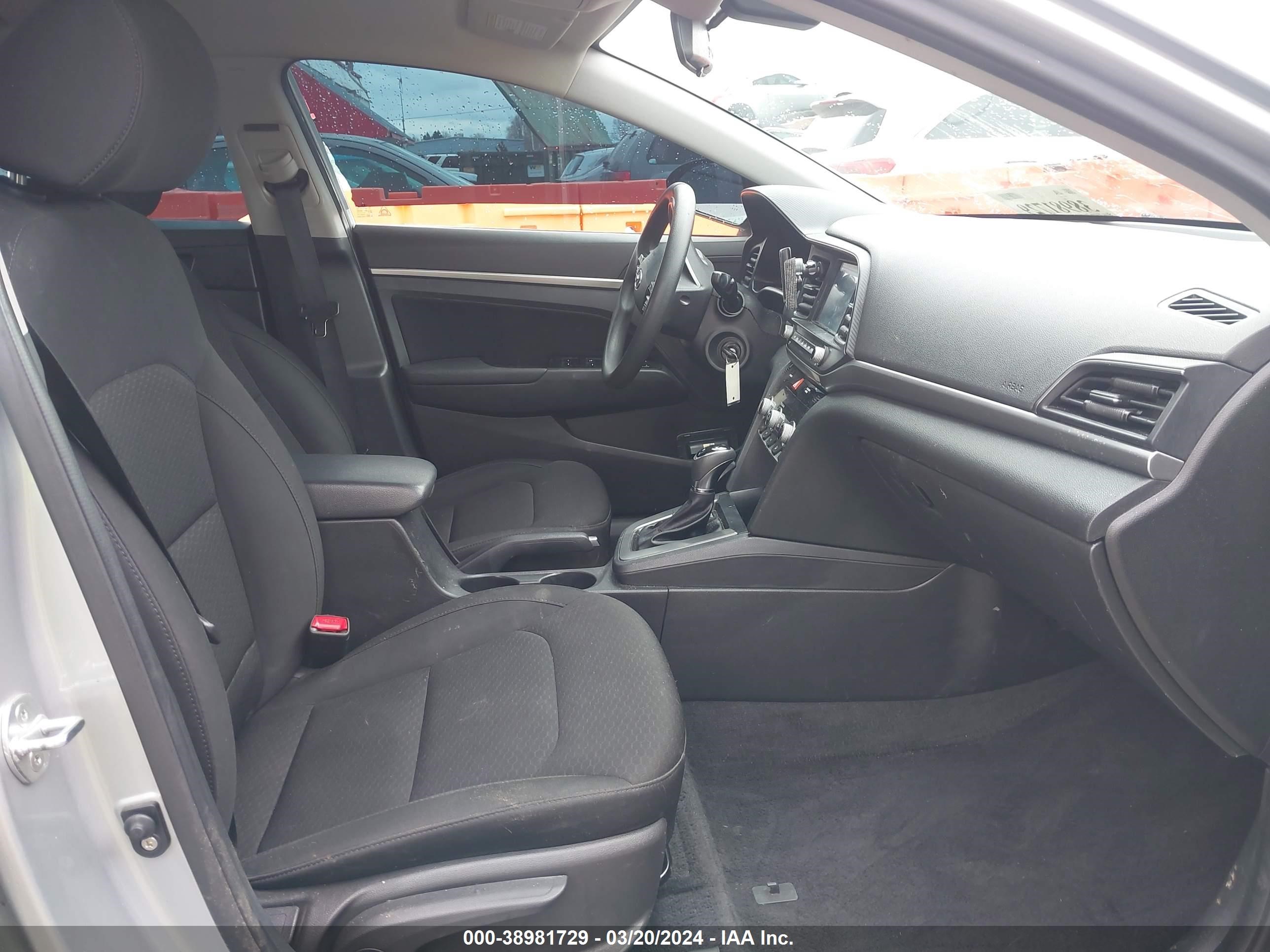 Photo 4 VIN: KMHD84LFXLU928036 - HYUNDAI ELANTRA 