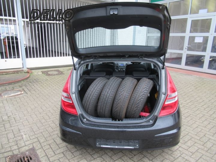 Photo 2 VIN: KMHDB51CP8U090953 - HYUNDAI I30 