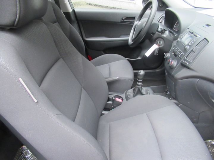 Photo 6 VIN: KMHDB51CP8U090953 - HYUNDAI I30 