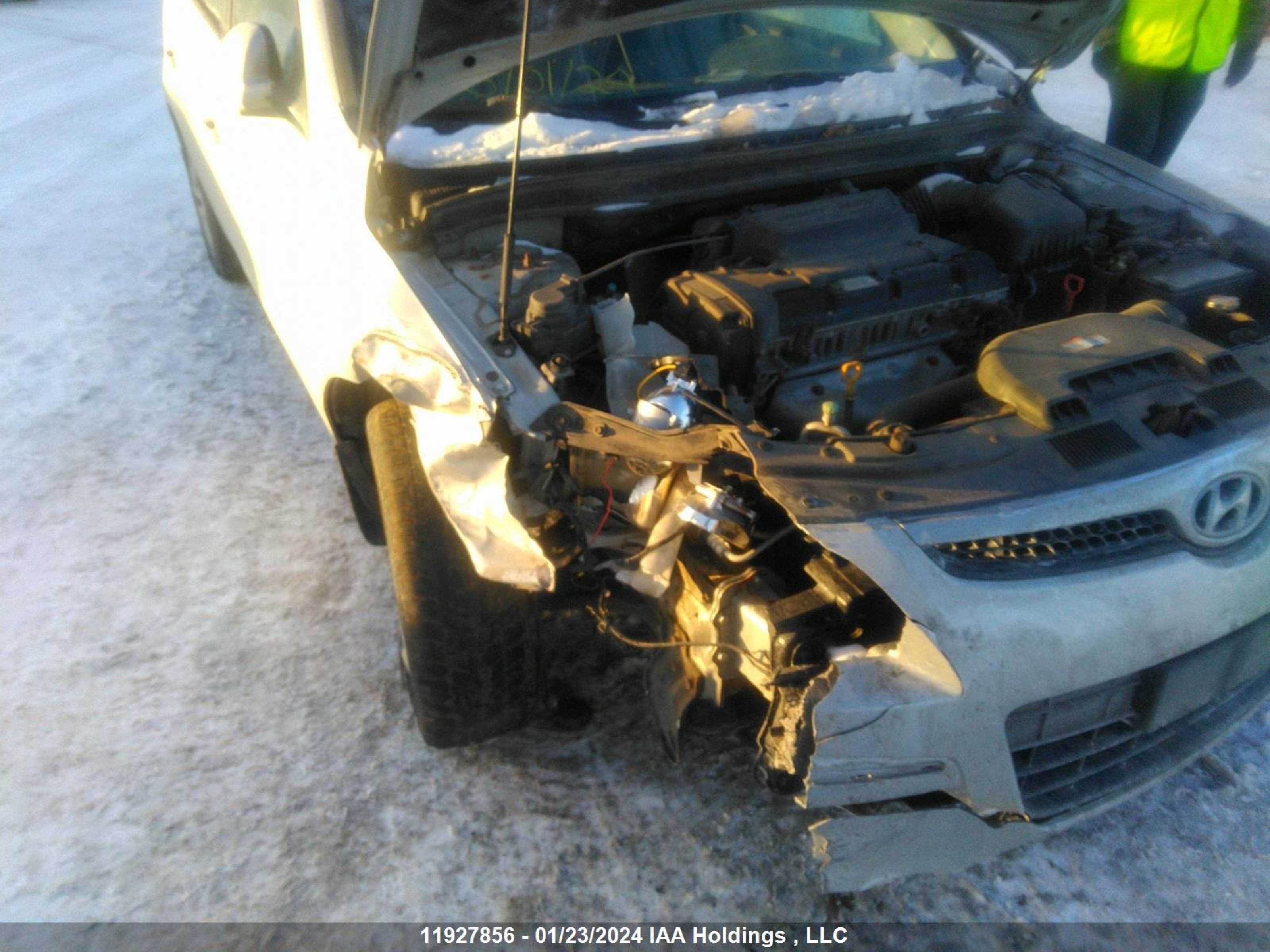 Photo 5 VIN: KMHDB8AE9CU157216 - HYUNDAI ELANTRA 