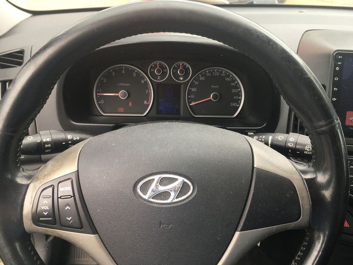 Photo 11 VIN: KMHDC51DP8U014371 - HYUNDAI I30 