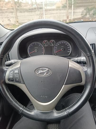 Photo 9 VIN: KMHDC51TP8U006079 - HYUNDAI I30 