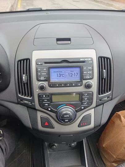 Photo 8 VIN: KMHDC51TP8U006079 - HYUNDAI I30 