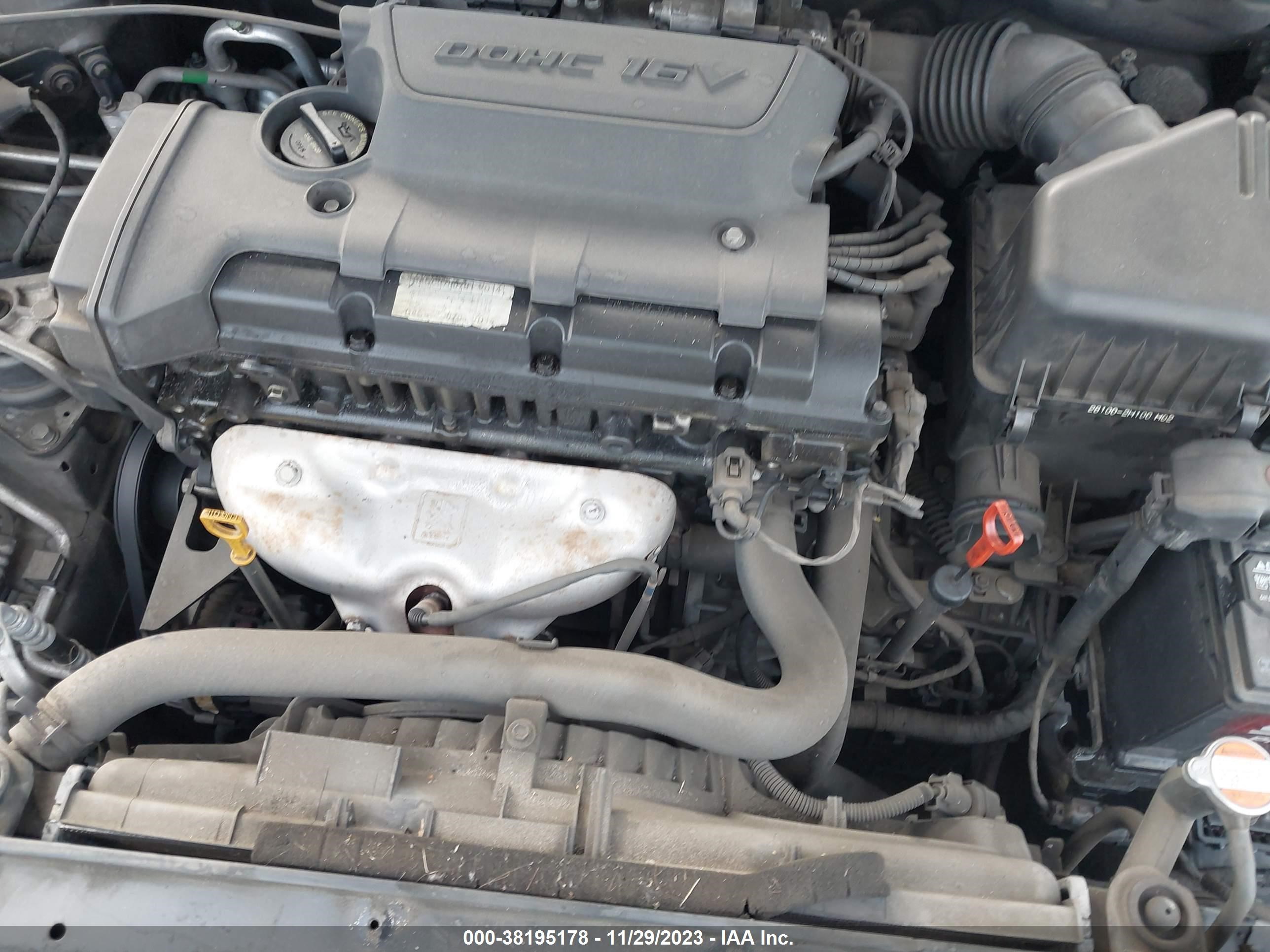 Photo 9 VIN: KMHDC8AE6AU063353 - HYUNDAI ELANTRA 