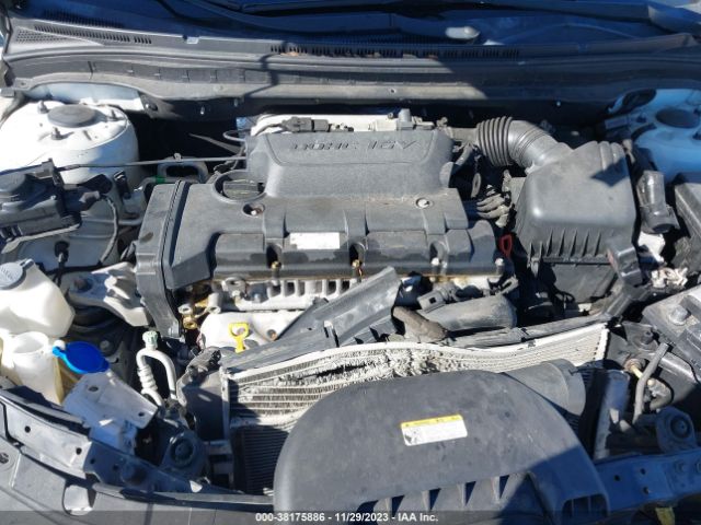 Photo 9 VIN: KMHDC8AE6CU152729 - HYUNDAI ELANTRA TOURING 