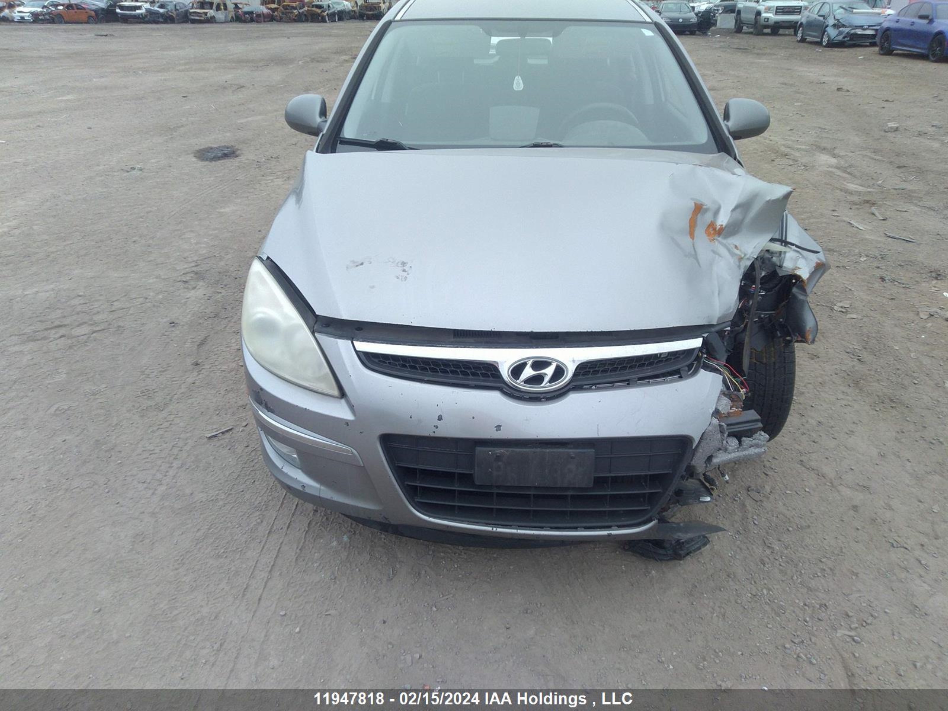 Photo 11 VIN: KMHDC8AE8BU103868 - HYUNDAI ELANTRA 