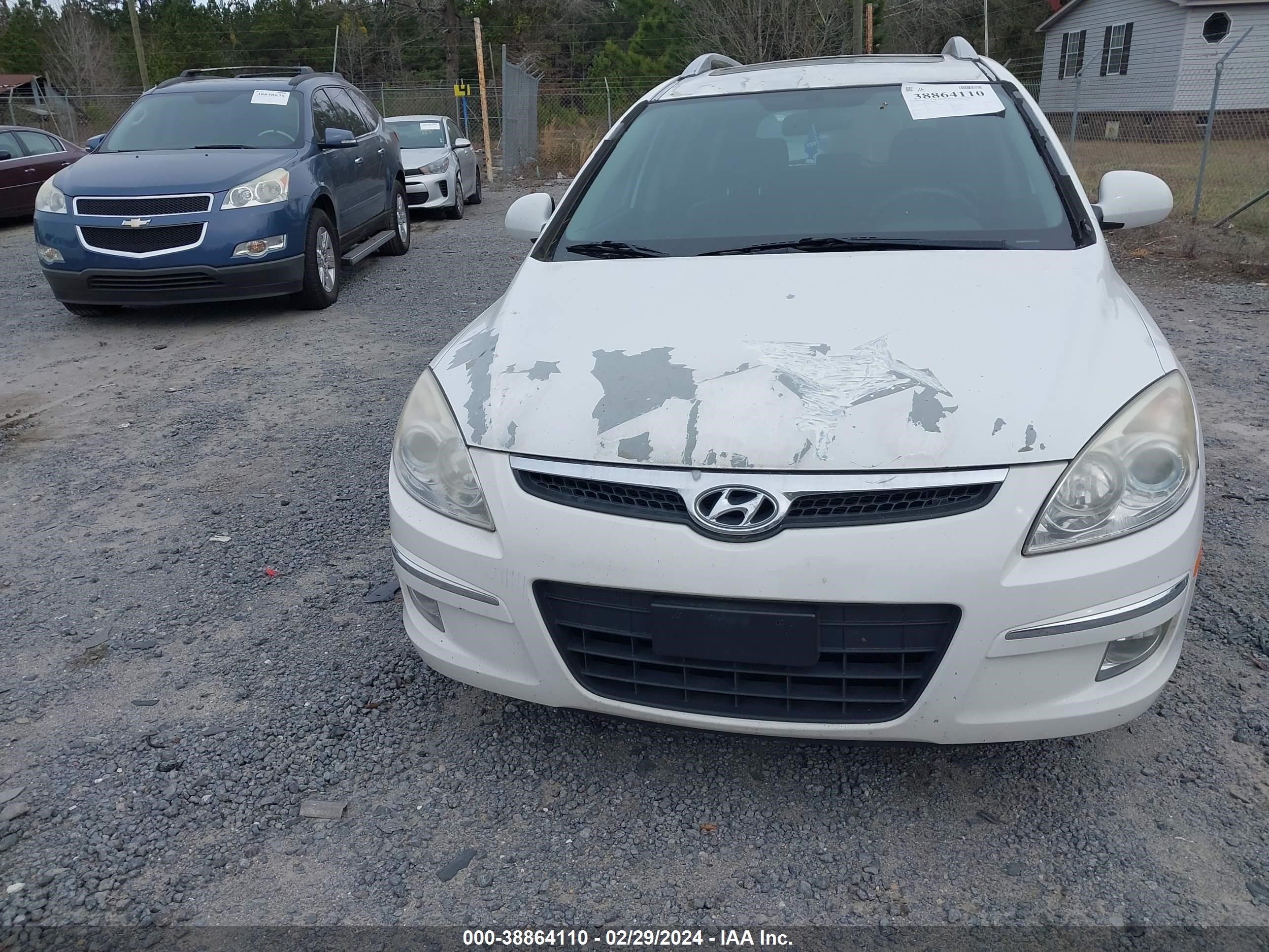 Photo 5 VIN: KMHDC8AE8CU133261 - HYUNDAI ELANTRA 