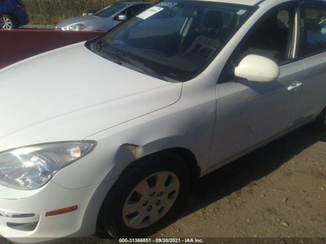 Photo 5 VIN: KMHDC8AE9BU089995 - HYUNDAI ELANTRA TOURING 