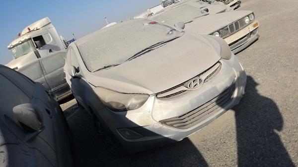 Photo 9 VIN: KMHDG41C0DU665679 - HYUNDAI ELANTRA 